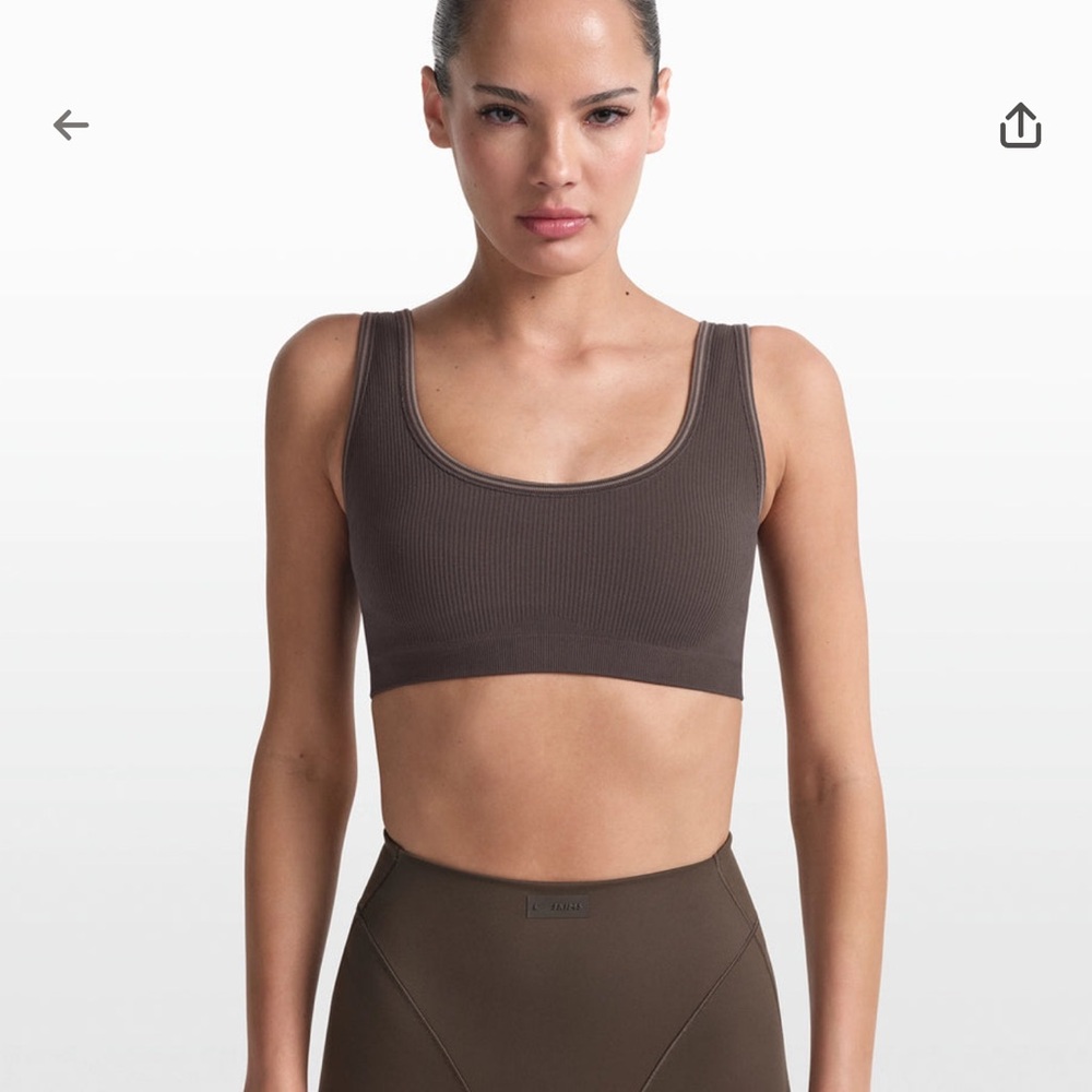 NikeSKIMS Ribbed SeamlessScoop Bra - Phoenix/Truffle